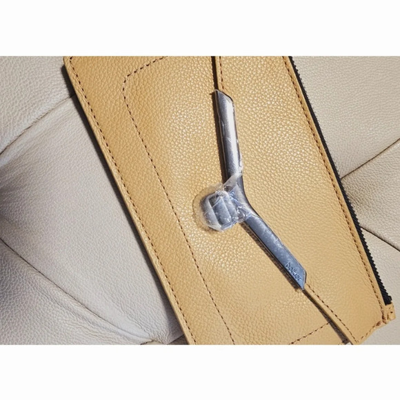 Botkier Wristlet Geniune Leather Pewter Hardware new - Picture 5 of 5